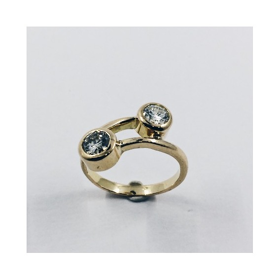 Anillo de oro y brillantes