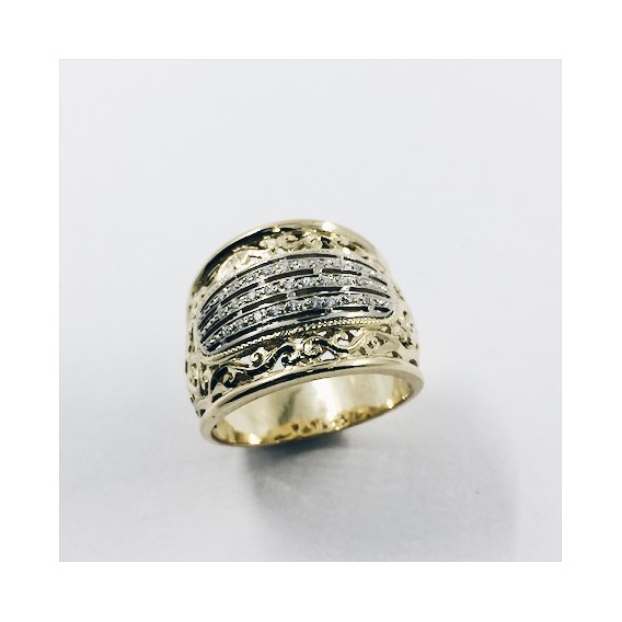 Anillo de oro y diamantes