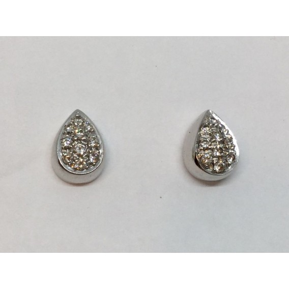 Pendientes en oro blanco y brillantes.