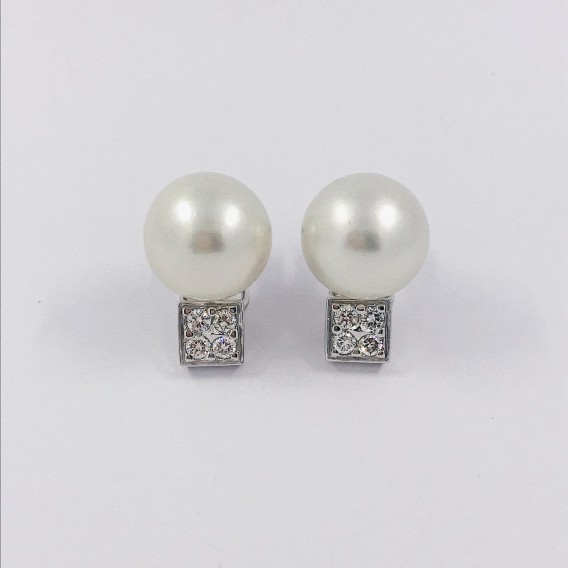 Pendientes en oro blanco 18kt con brillantes y perla