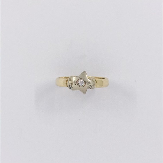 Anillo en oro 18kt con estrella central