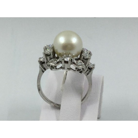 Anillo rosetÃ³n de brillantes con perla central