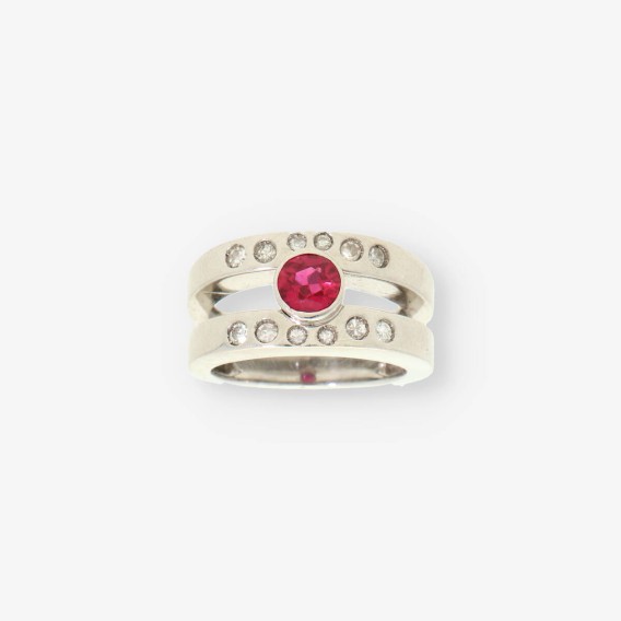 Anillo oro piedra roja y bri